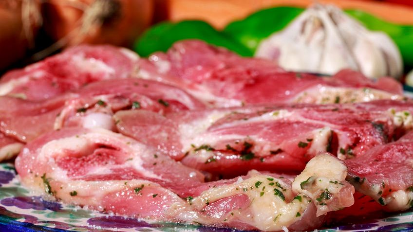 Surowy indyk w roztworze (mięso i skóra)