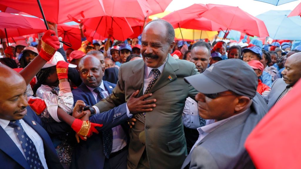 Jedną z osób, która szkoliła się w Chinach jest prezydent Erytrei Isaias Afewerki 