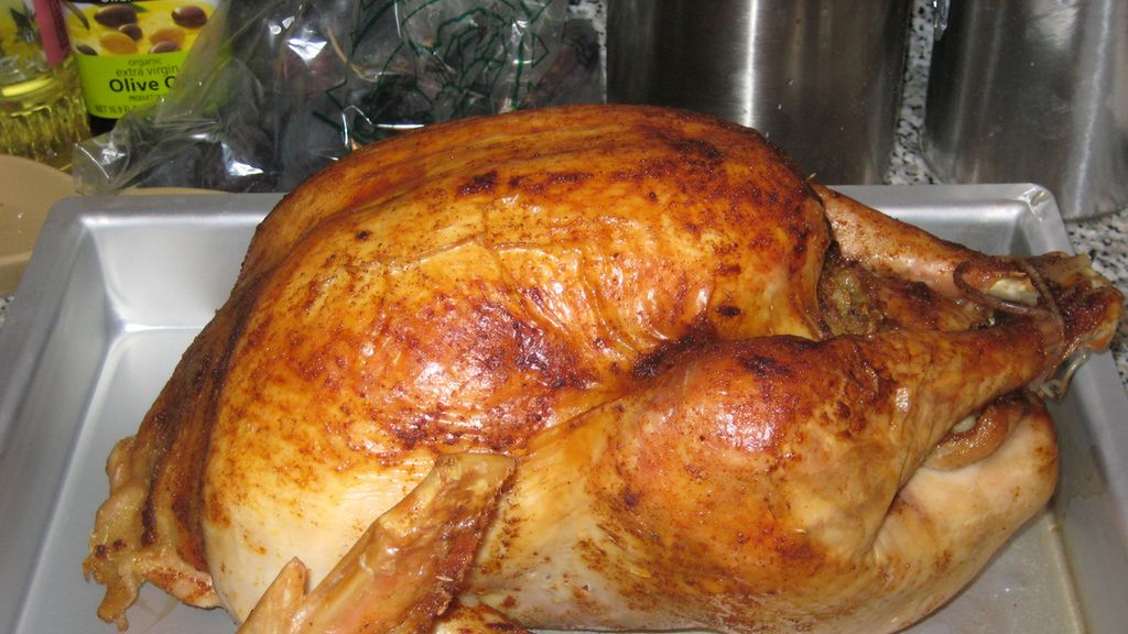 Pieczony indyk w roztworze (mięso i skóra)