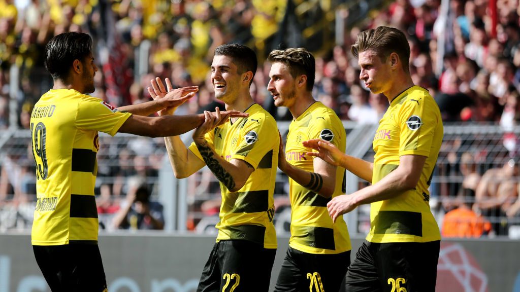 Zdjęcie okładkowe artykułu: Getty Images / Christof Koepsel / Na zdjęciu: piłkarze Borussii Dortmund
