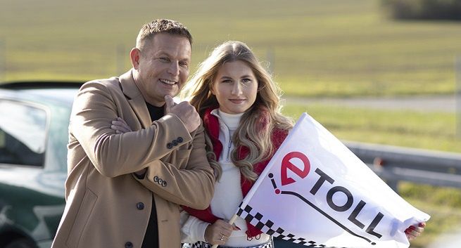 Małgorzata Rdest i Leszek Kuzaj w kampanii Ministerstwa Finansów promują aplikację e-Toll