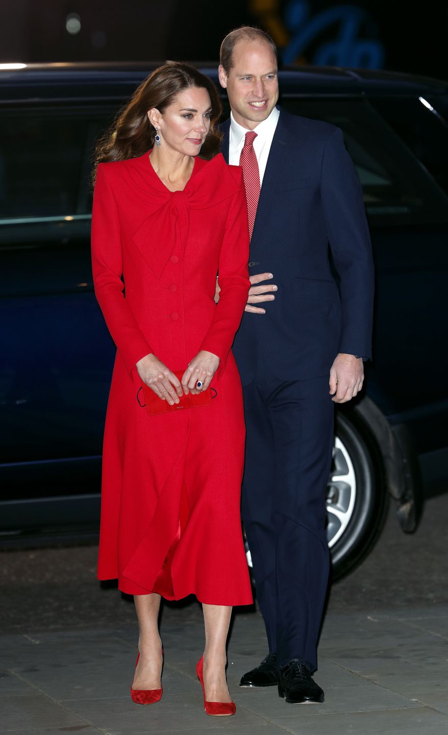 Księżna Kate i książę William podczas kolędowania