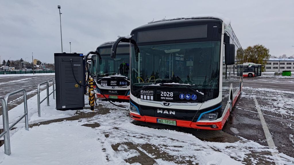 Radom: Pięć nowych elektrycznych Manów wyjechało na ulice