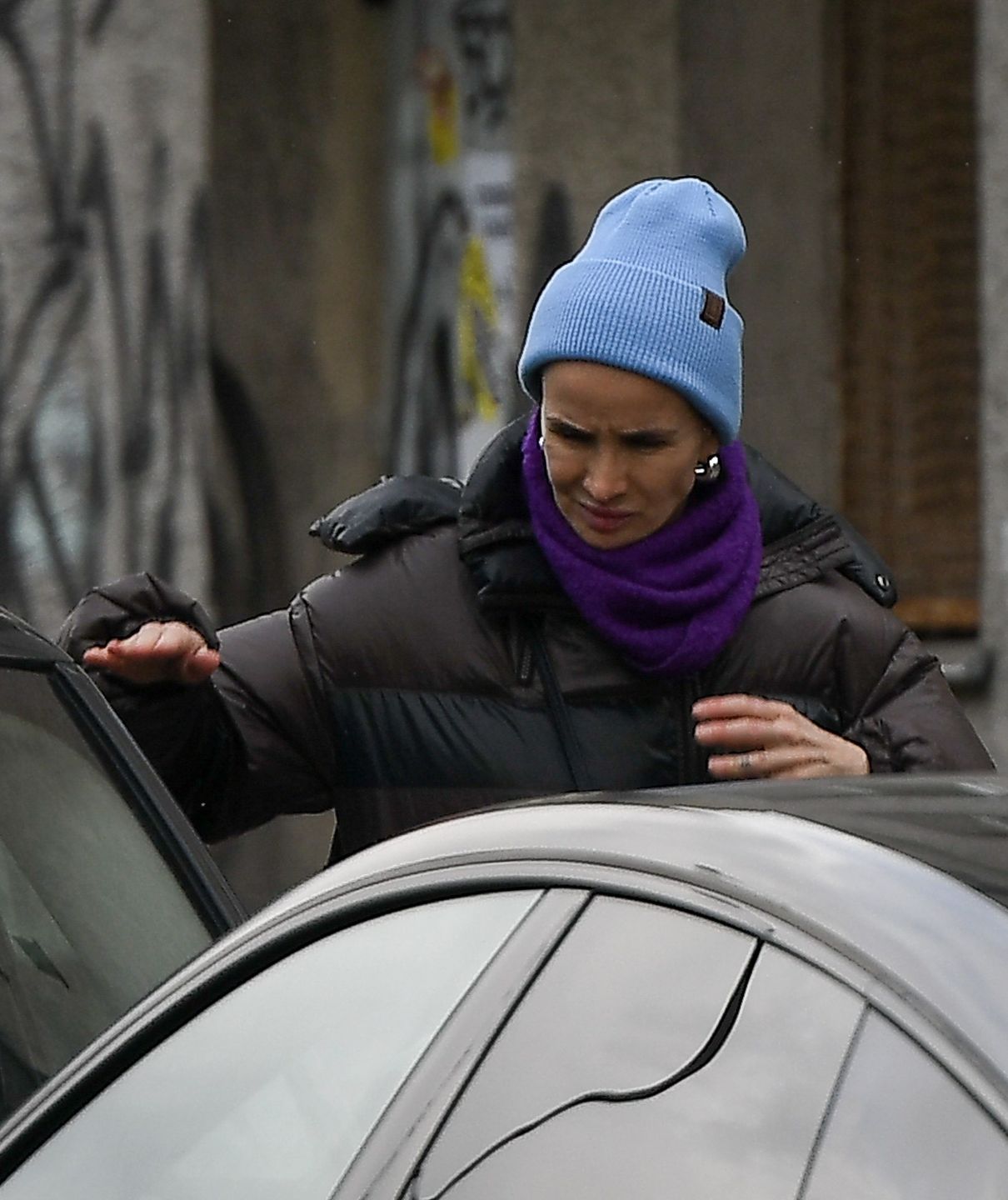Viola Kołakowska znów zaparkowała furę na zakazie