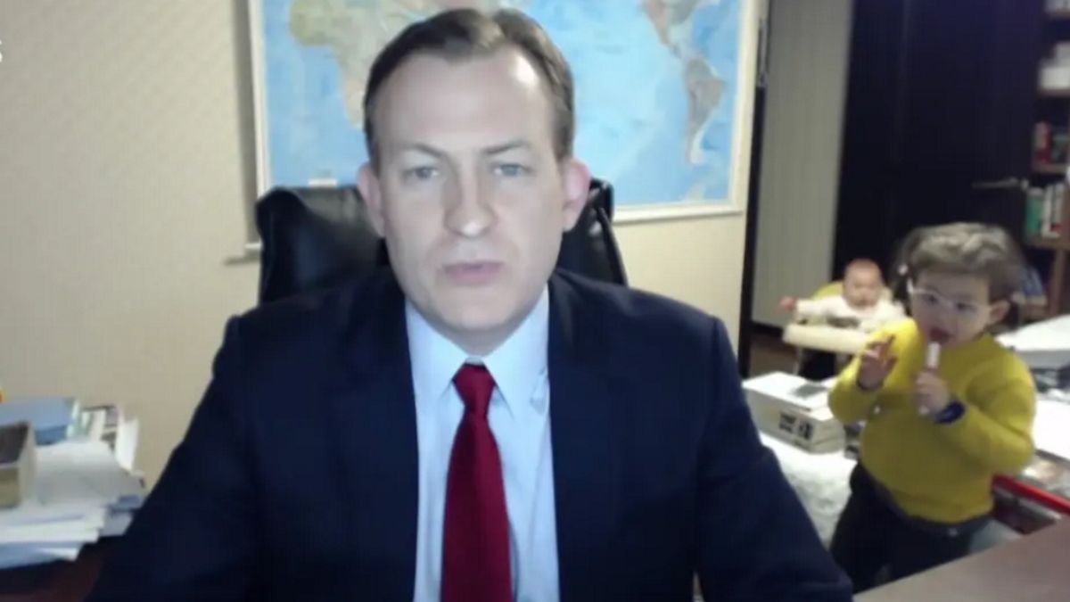 Dzieci weszły nagle do pokoju