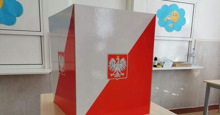 Wybory 2020. Gdzie zgłosić się po zaświadczenie o prawie do głosowania na wakacjach? Kiedy druga tura?
