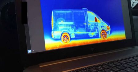 Prześwietlili busa i znaleźli narkotyki warte 1,6 mln zł