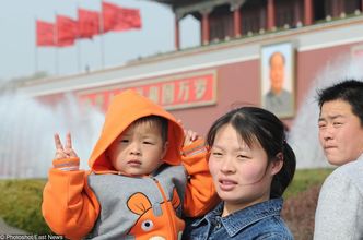 Chiny potrzebują siły roboczej. Kończą z polityką "jednego dziecka"
