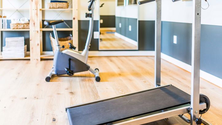 Sprzęt do treningu domowego może zastąpić wyprawy na siłownię