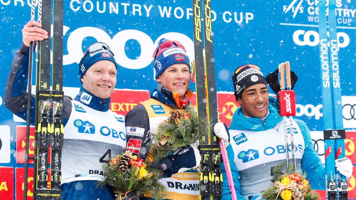 PAP/EPA / TERJE BENDIKSBY  / Na zdjęciu: Johannes Hoesflot Klaebo (w środku), Eirik Brandsdal (z lewej) oraz Richard Jouve (z prawej)