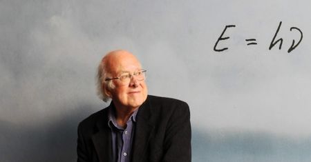 Peter Higgs wśród wyróżnionych przez królową