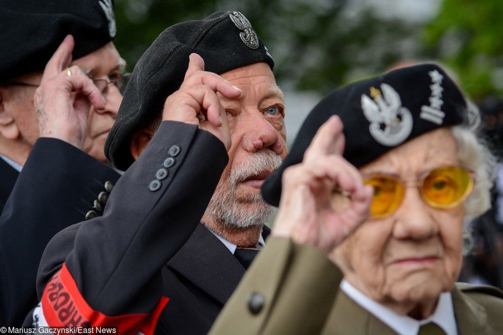 Pomoc, z której korzysta coraz mniej ludzi. O powstańcach państwo przypomina sobie zbyt późno