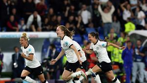 Co za historia na Euro! Grały w 10. przez ponad 100 minut i wygrały po karnych!