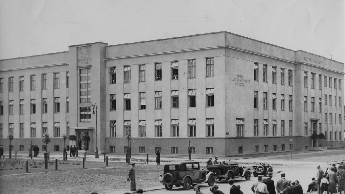 Instytut Radowy w Warszawie, 1932 rok. fot. NAC