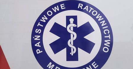 Pasażer auta zmarł w trakcie jazdy. Wyjaśni to sekcja zwłok