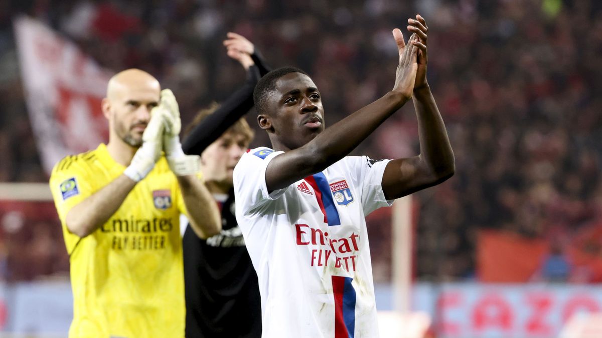 Zdjęcie okładkowe artykułu: Getty Images / Jean Catuffe / Na zdjęciu: piłkarze Olympique Lyon