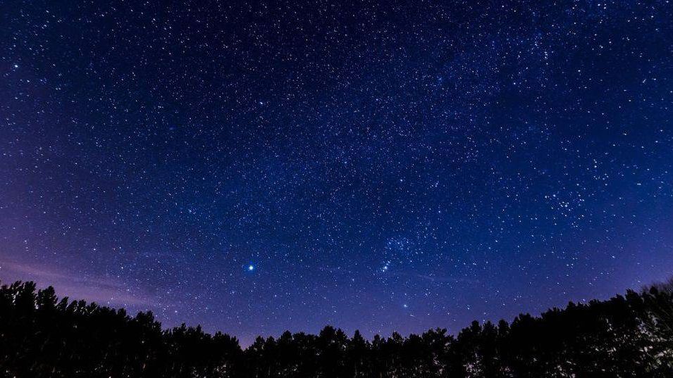 noc perseidów noc spadających gwiazd