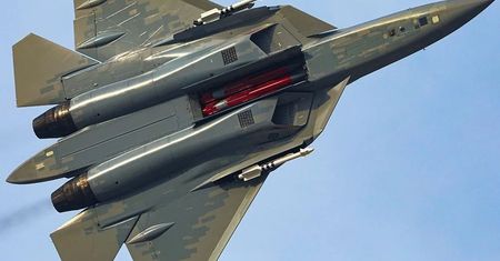 F-35 spotkał się z Su-57. Zwycięzcy nie wyłoniono