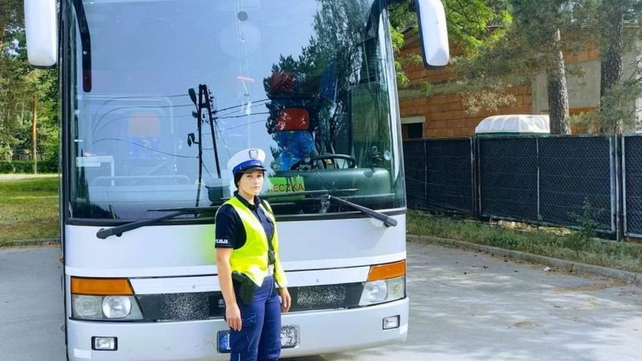 Kontrola policyjna autokaru