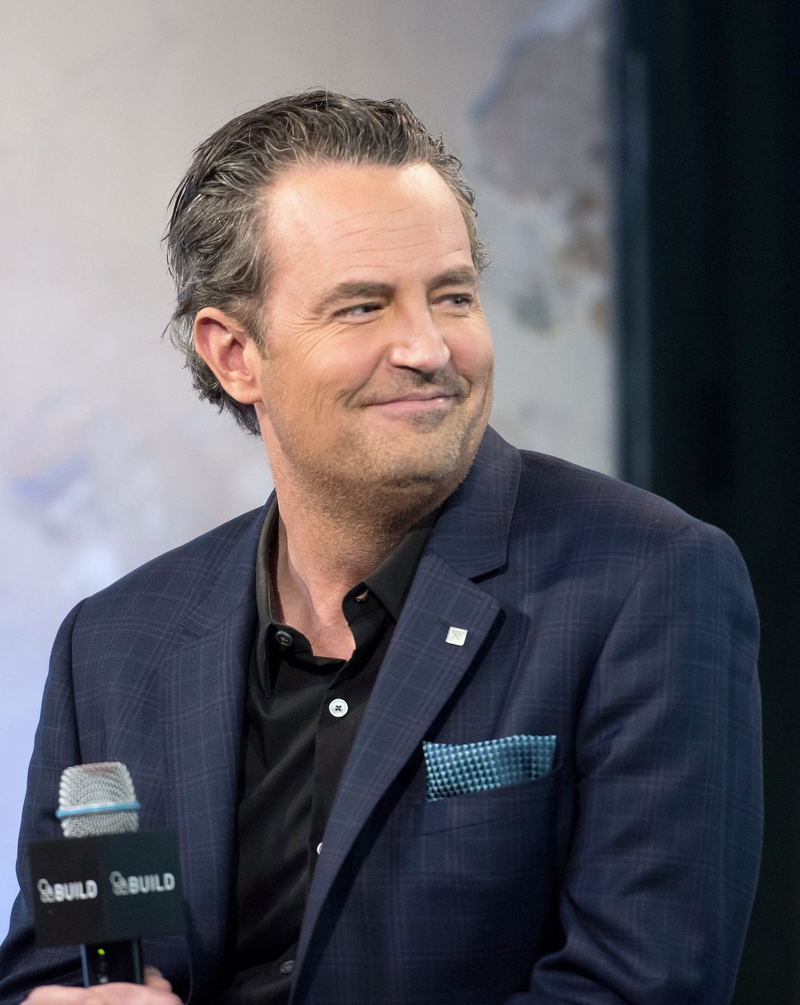 Matthew Perry był widziany dzień przed śmiercią. Odwiedził restaurację z tajemniczą brunetką (FOTO)