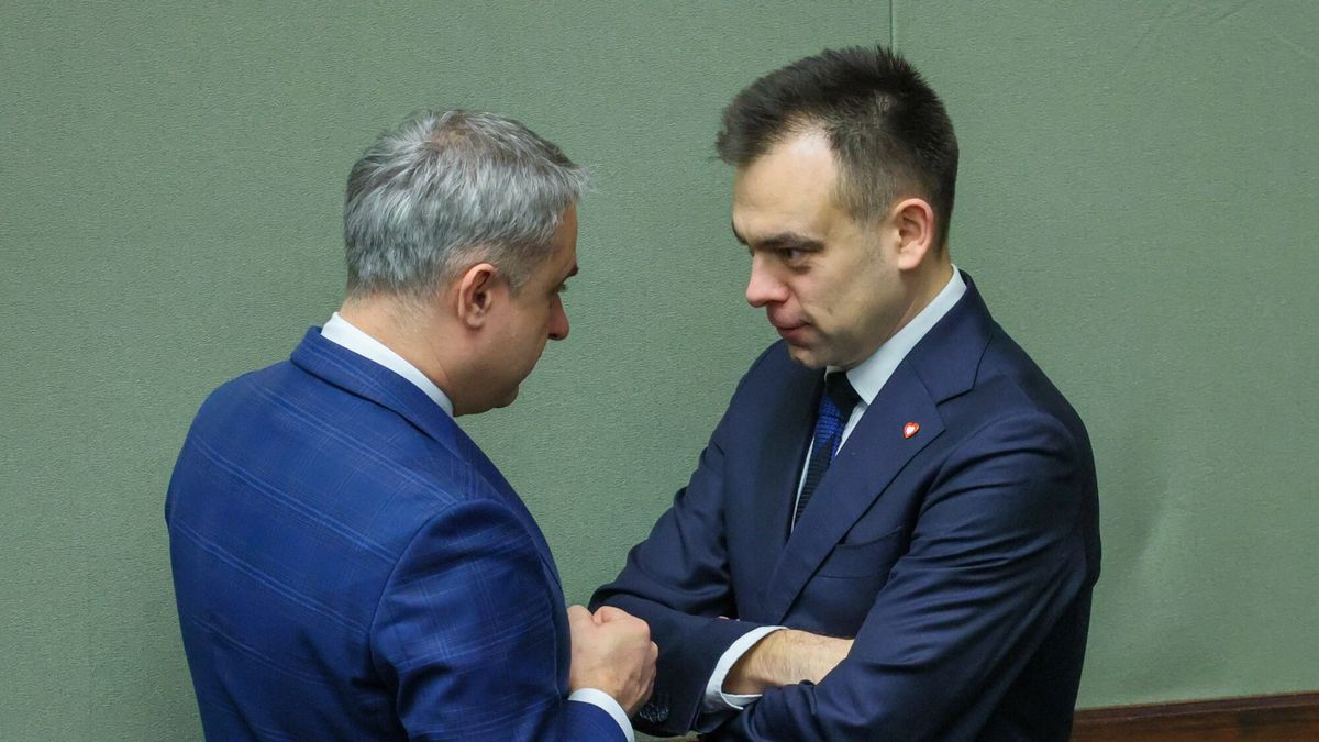 4. posiedzenie Sejmu X kadencji
Fot. Wojciech Olkusnik/East News, Warszawa, 26.01.2024. 4. posiedzenie Sejmu X kadencji. Wybor czlonkow komisji sledczej ds. Pegasusa.
N/z: wicepremier Krzysztof Gawkowski, minister finansow Andrzej Domanski
Wojciech Olkusnik