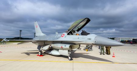 F-16 dla Ukrainy. Dania potwierdza przekazanie samolotów