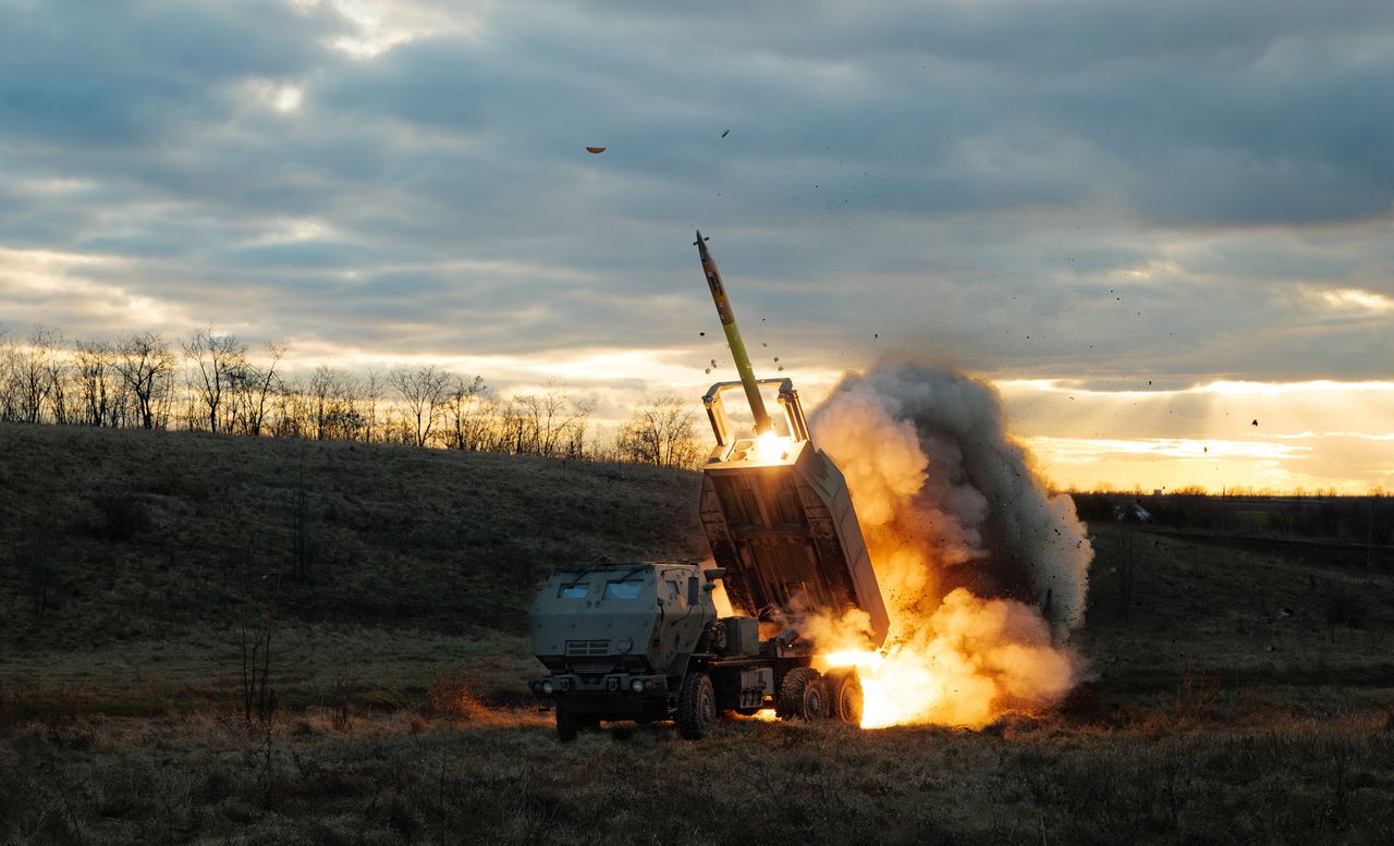 System HIMARS w akcji w Ukrainie - zdjęcie poglądowe