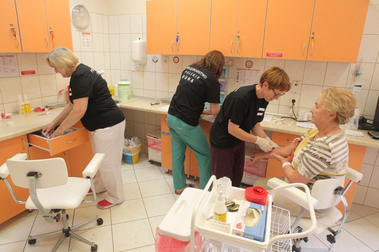 Płace w budżetówce. Wynagrodzenia mogą wzrosnąć bardziej niż pierwotnie chciało MF