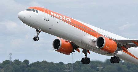 Awaryjne lądowanie we Francji. Pasażer próbował wtargnąć do kokpitu