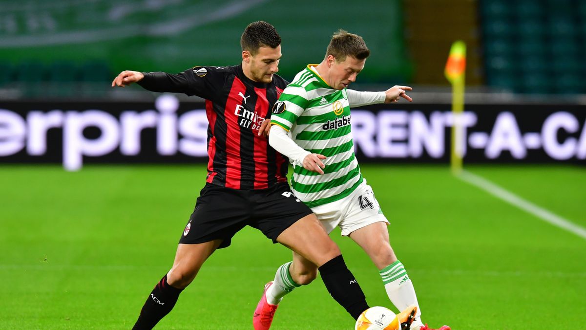 PAP/EPA / Mark Runnacles / Na zdjęciu: Diogo Dalot i Callum McGregor