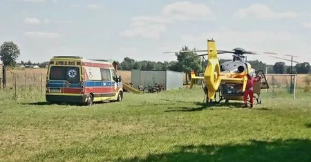 2-latka siedziała na chodniku. Nadjechało auto. Dramat w Małym Łęcku