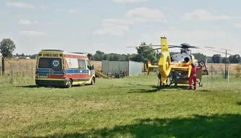 2-latka siedziała na chodniku. Nadjechało auto. Dramat w Małym Łęcku