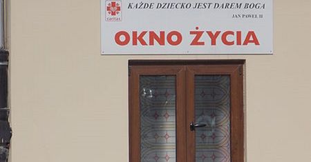 Okno życia uratowało dziewczynę. Martę zamordował Adrian R.