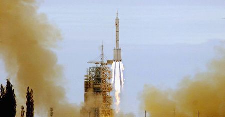 Tajny chiński statek kosmiczny wylądował po 2 dniach w kosmosie