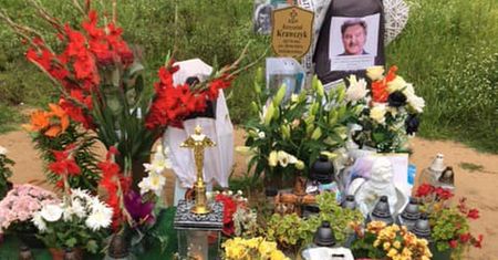 Żona przyniosła Fryderyka na grób Krzysztofa Krawczyka. Nagroda nagle zniknęła