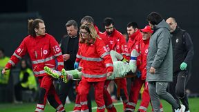 Koszmarne zderzenie, padł na murawę. Kolega zaczął się modlić