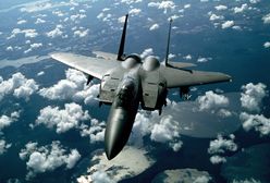 Myśliwiec F/A-18E zsunął się z lotniskowca do Morza Czerwonego