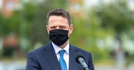 Trzaskowski upomniany przez Maląg. Minister żąda "usprawnienia działań i przyspieszenia procedur"