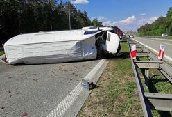 Wypadek pod Tomaszowem. S8 zasypały truskawki