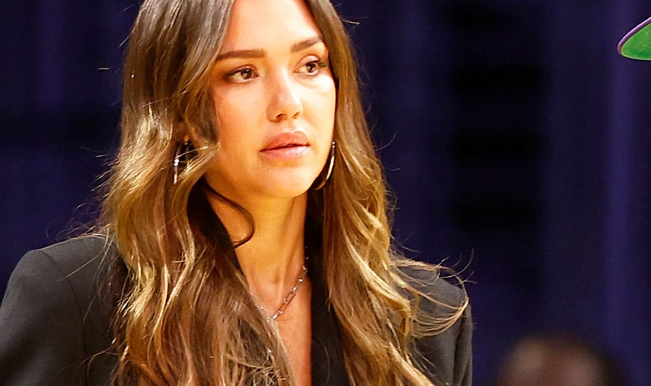 Jessica Alba and Cash Warren are getting divorced.