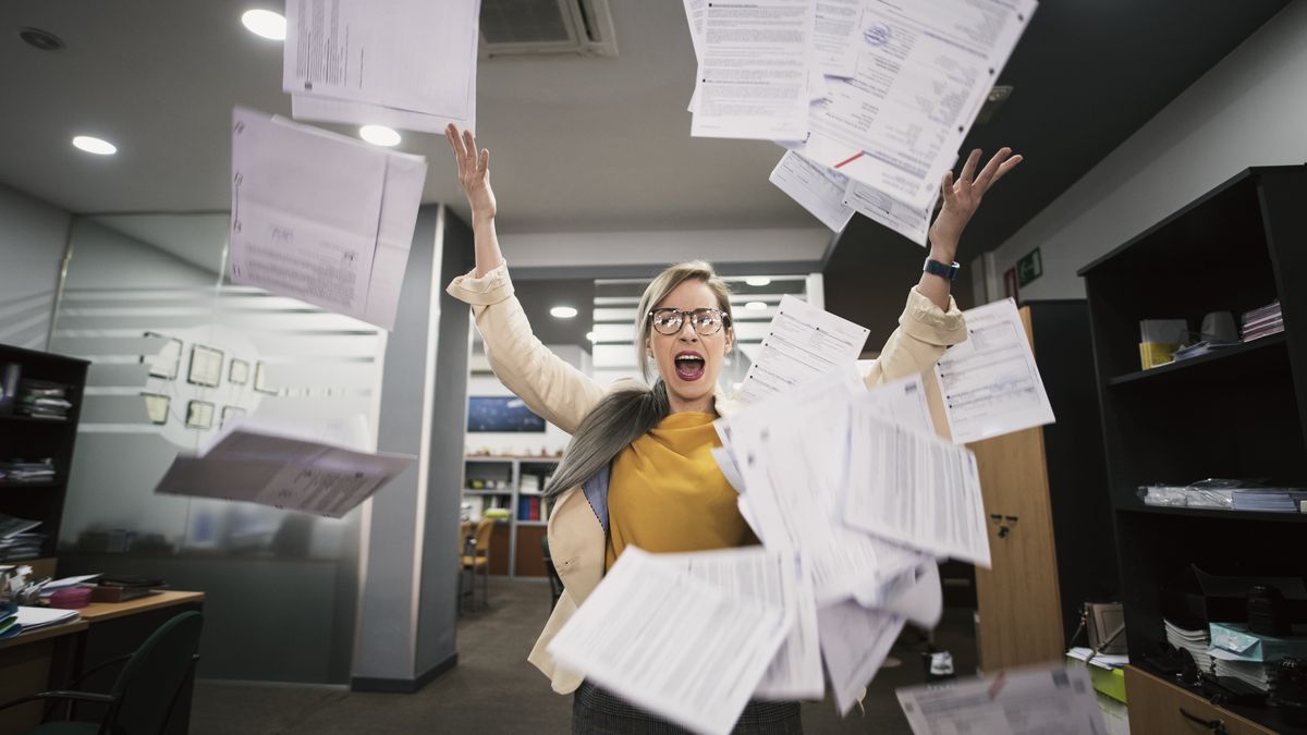Nie zawsze pracownicy "rzucają papierami" tylko dlatego, że są słabo wynagradzani. Bardzo często wypalają się przez błędy, które popełniają ich szefowie albo wręcz firmy