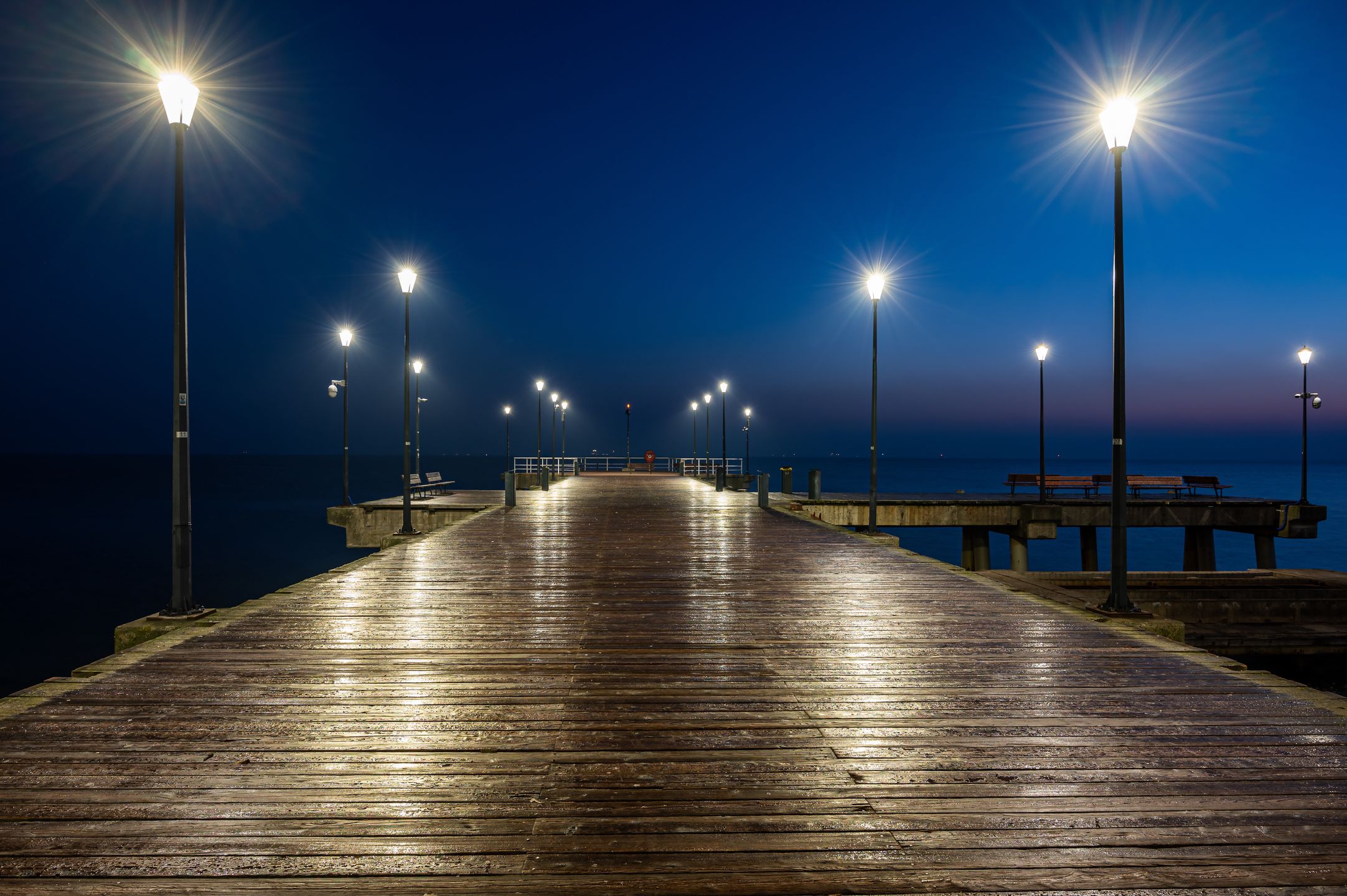 Molo w Brzeźnie nocą