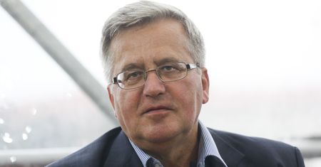 W aucie był Bronisław Komorowski. Kierowca limuzyny przyłapany