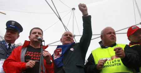 Związkowcy pod Sejmem: "Bal się skończył"