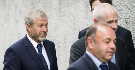 Roman Abramowicz bez brytyjskiej wizy. Londyn uderza w rosyjskich oligarchów, Kreml protestuje