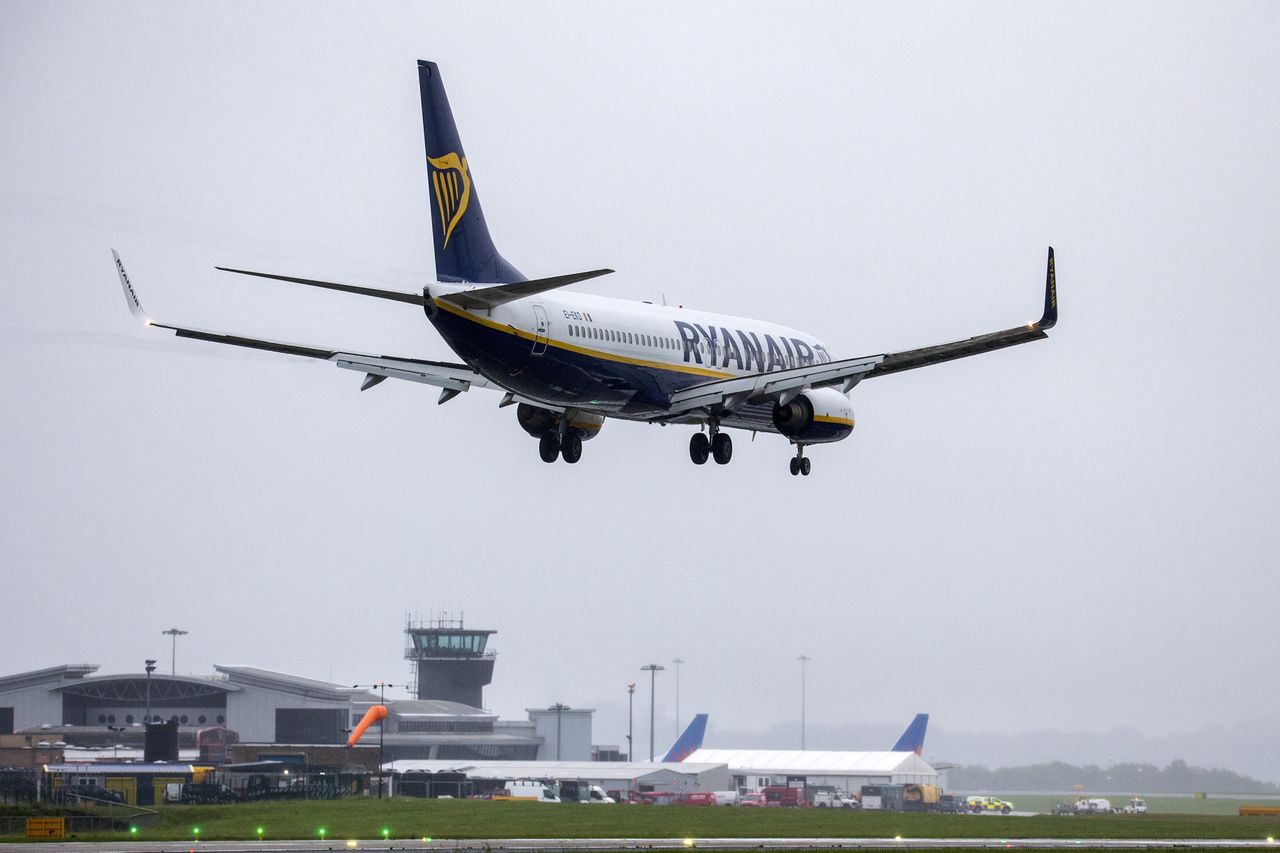 Ryanair odda pieniądze klientom. Irlandzki przewoźnik: "Nieautoryzowane strony blokują zwroty"