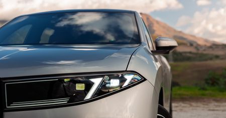 Sprawdzili, ile rzeczywiście przejadą elektryki. Niemieckie auto zrobiło 781 km na jednym ładowaniu
