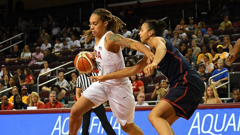 Zdjęcie okładkowe artykułu: AFP / Brittney Griner (z lewej)