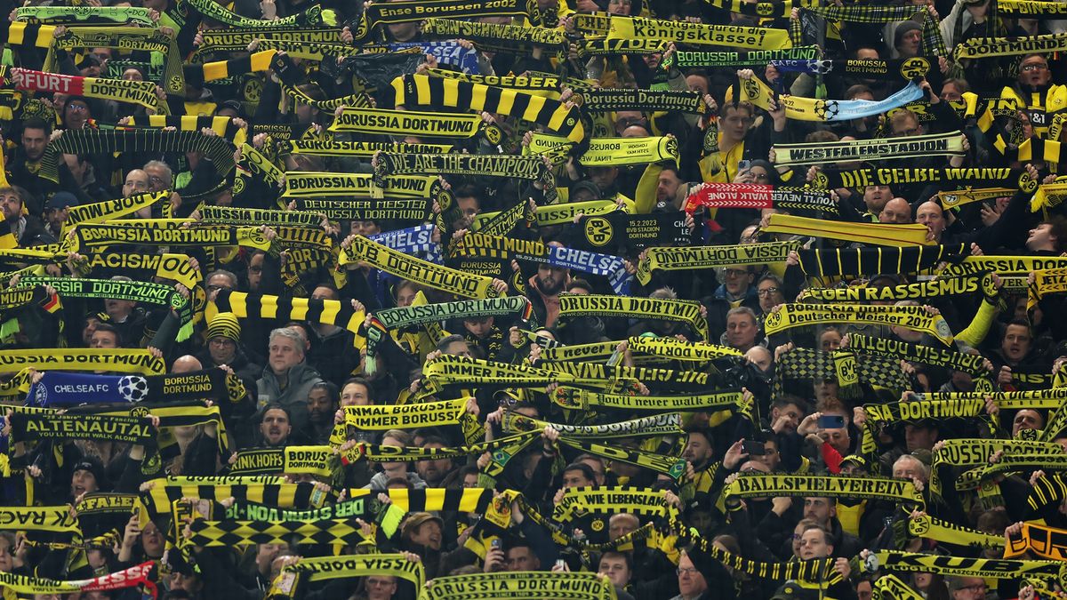 Zdjęcie okładkowe artykułu: Getty Images / Lars Baron / Na zdjęciu: kibice Borussi Dortmund