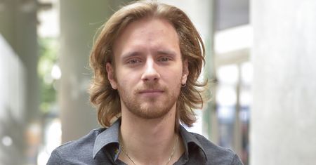 Maciej Musiał pokazał zdjęcie z tatą. Nie wszyscy wiedzą, że też jest sławny